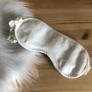 HANKY PANKY Julia Lace Sleeping Eye Mask in Ivory